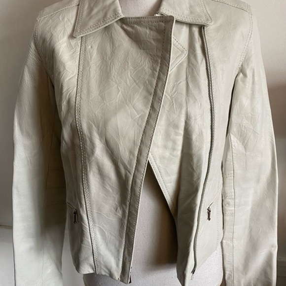 Kenneth Cole • Cream Leather Moto Jacket - Picture 2 of 9